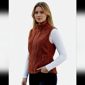 WOOLRICH Women’s Sherpa Fleece Zip-Up Vest – Black Cherry. Size Medium